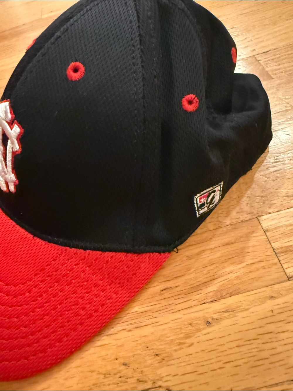 The Game Pro Red and Black Mesh-Panel Baseball Cap with White Embroidered Crest - Picture 3 of 5
